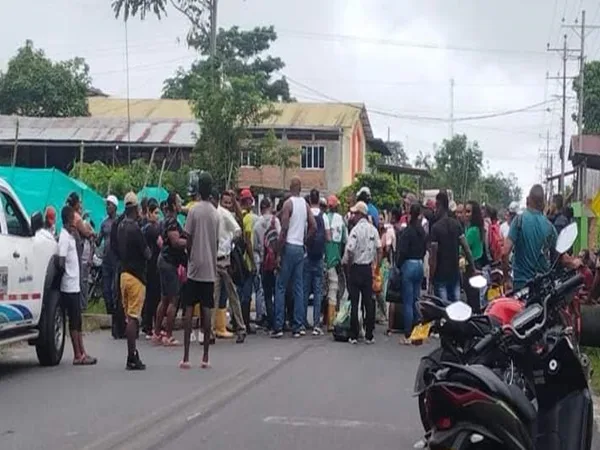 Tumaco "agobiado por tanto cierre vial" de cocaleros: llamado al Presidente Petro