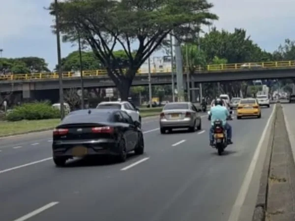 Empezó a trabajar en una aplicación de transporte en Cali, lo bloquearon y "no le pagaron" lo que le debían, denuncian