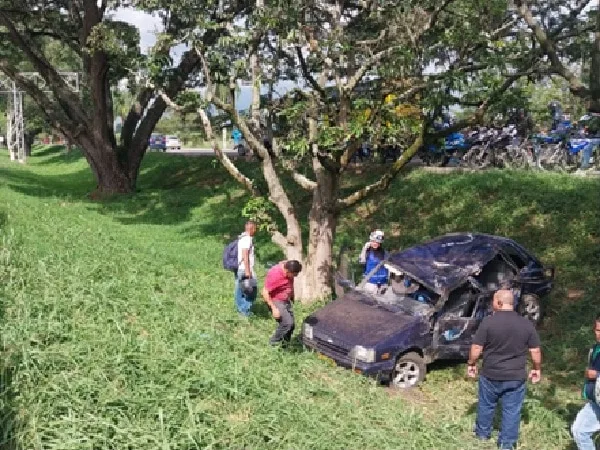 Accidente en la recta Cali-Palmira.