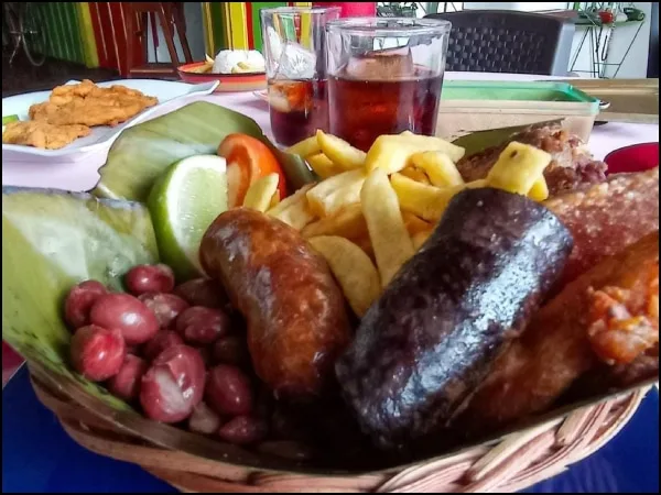 El 'Canastao' de Sevilla: plato típico que rescata la tradición de la bandeja paisa, pero al estilo vallecaucano