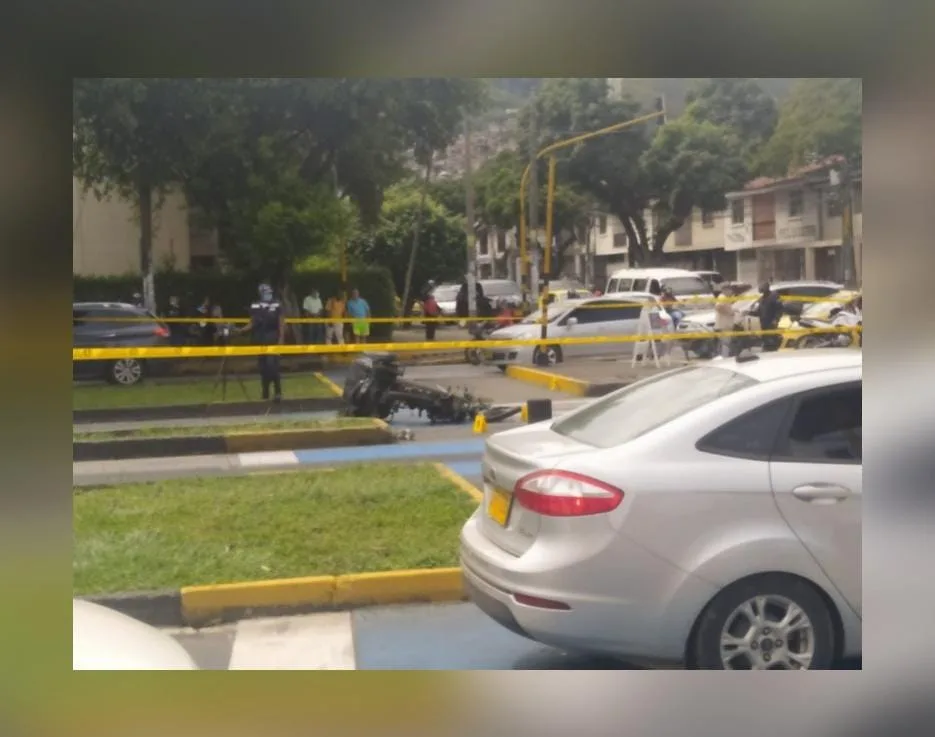 giro prohibido en el carril del MIO