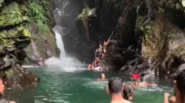 El Danubio en Dagua cobran para las casacadas