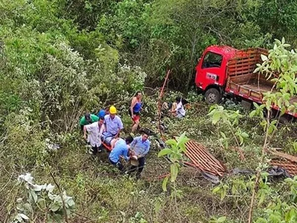 Fatal accidente en Nariño: vehículo se volcó y dejó un muerto y dos heridos
