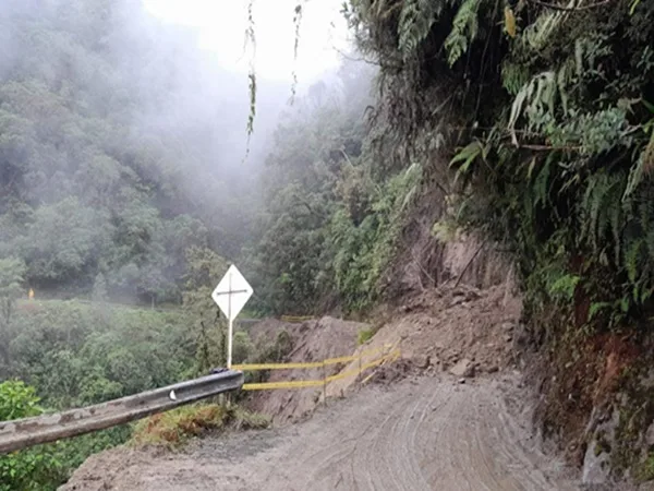 Vía San Francisco – Mocoa sigue bloqueada por derrumbes, clima no mejora y temen que emergencia crezca