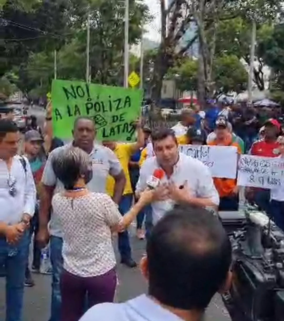 Desacuerdos entre los CDA y Gobierno: hoy comenzaría a regir póliza "de latas"