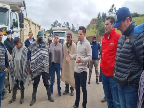 Comunidad bloqueó vías