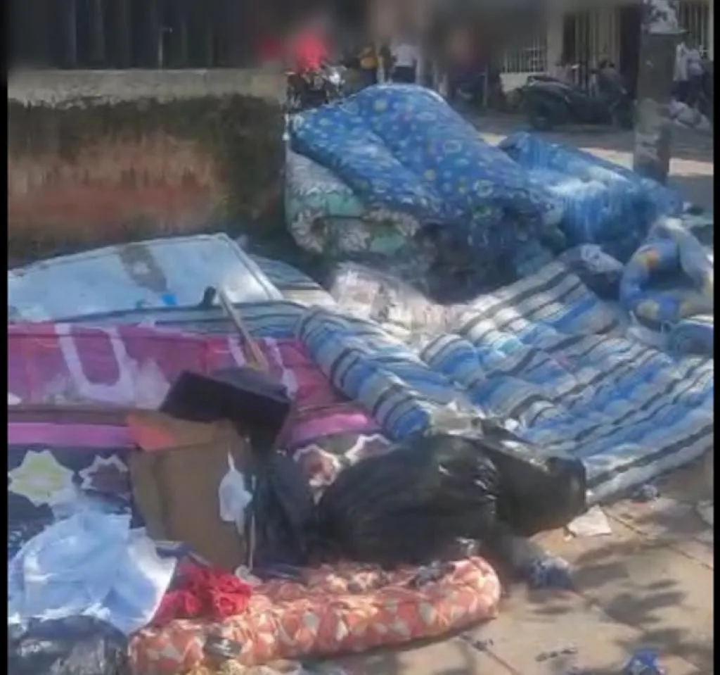"Y nadie vio quién hizo esa cochinada", dejaron un poco de colchones en el Cortijo, Cali