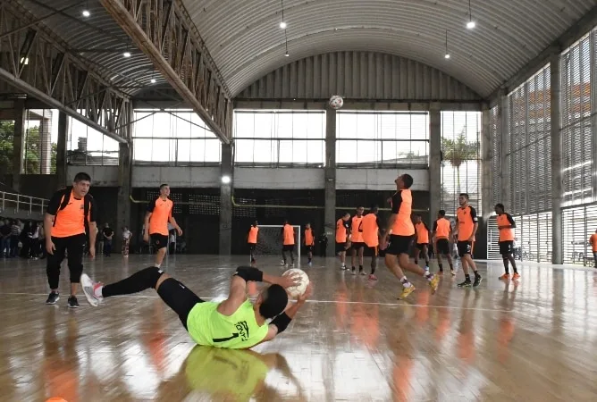 Tras sufrir graves daños en su infraestructura, renuevan el Coliseo Deportivo Mariano Ramos.