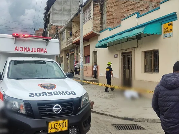 En vía pública de Ipiales hallaron cuerpo sin vida de un joven, habría sido asesinado en riña