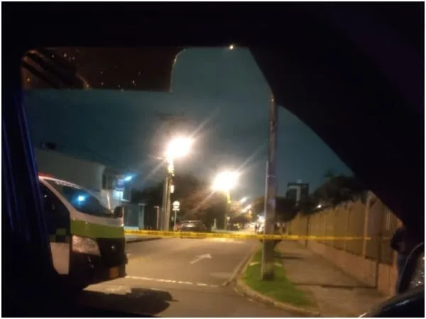 Una mujer fue asesinada por su expareja sentimental en Bogotá: el hombre llegó con la excusa de visitar a su hijo
