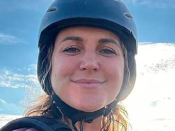 Deportista rusa cayó desde una torre de 90 metros.