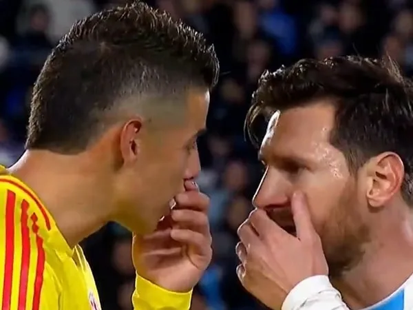 James Rodríguez y Lionel Messi.