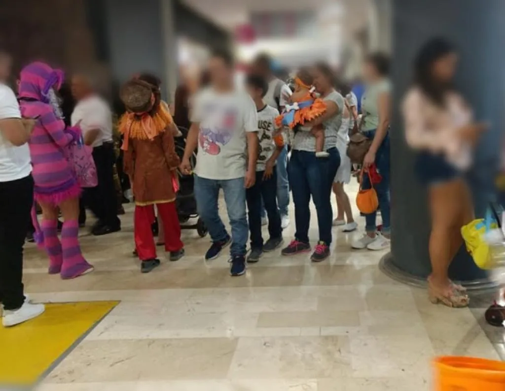 Que salgan a pedir dulces pero a las 11:00 p.m. para la casa, en el Valle habrá toque de queda para niños en Halloween