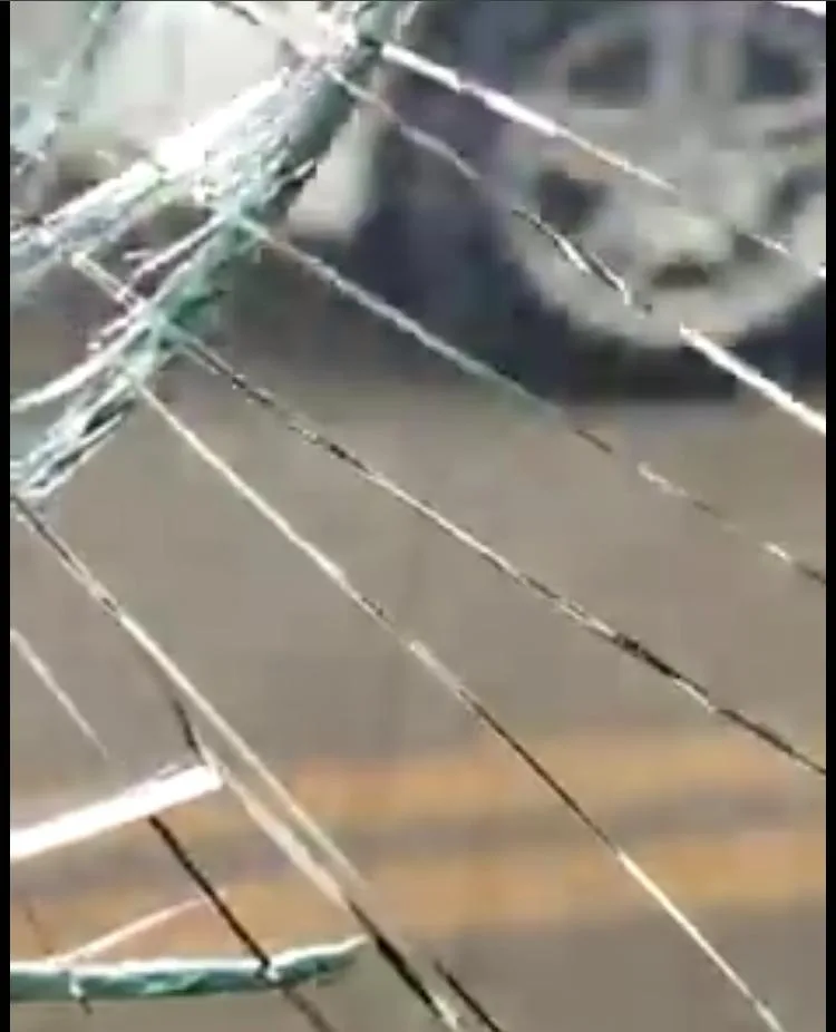 Jamundí minga indígena rompió un vidrio del carro