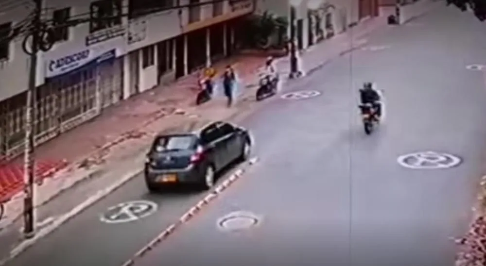ladrones en moto Cali