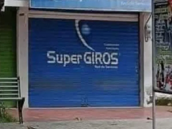 Empleada de SuperGiros resultó atacada a bala en punto de recaudo.
