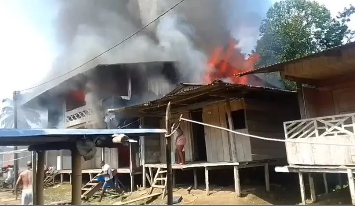 "¡Ay no se acabó este pueblo!", doña Gumercinda estaba en silla de ruedas y no pudo salir del incendio, en Chocó