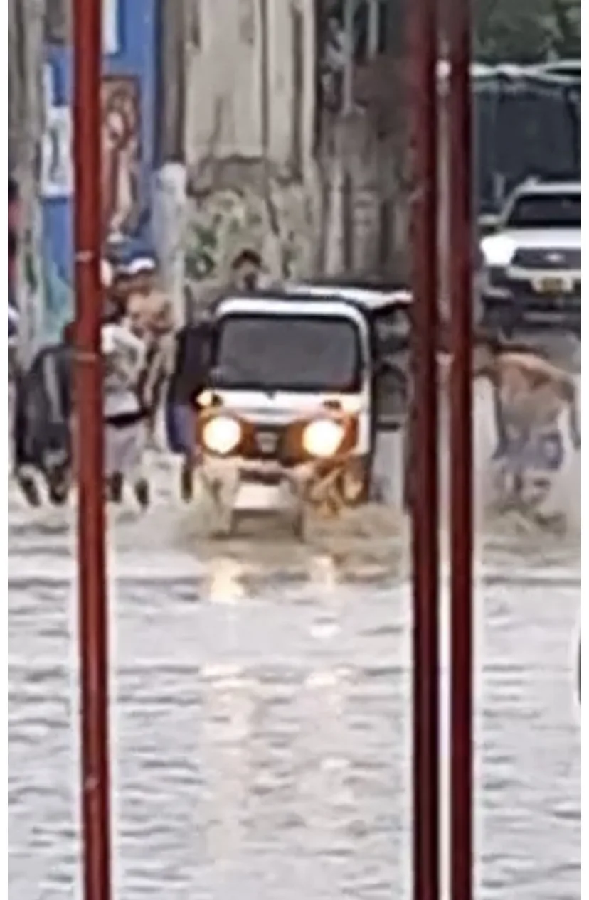 Llueve en Barranquilla y Soledad y los jóvenes salen a pelear, y a robar