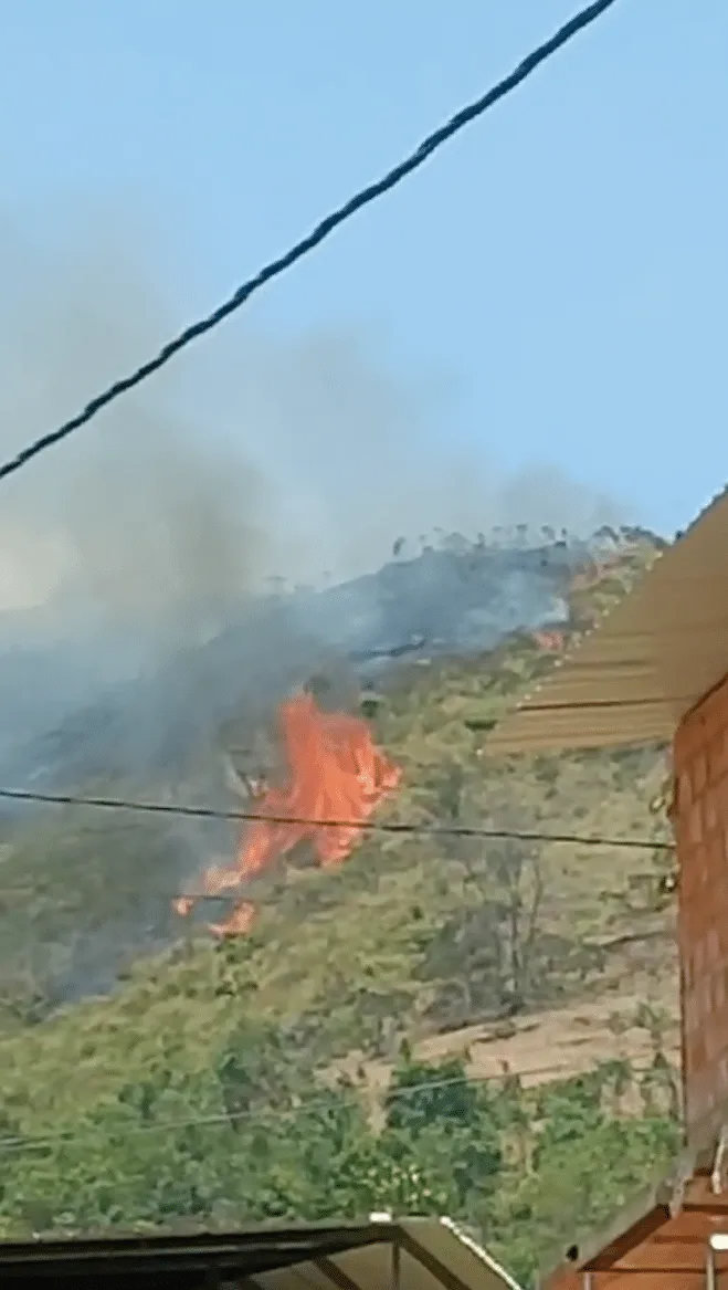 Comunidad del corregimiento La Buitrera, declararon "emergencia ambiental" ante intentos de invasión e incendios registrados