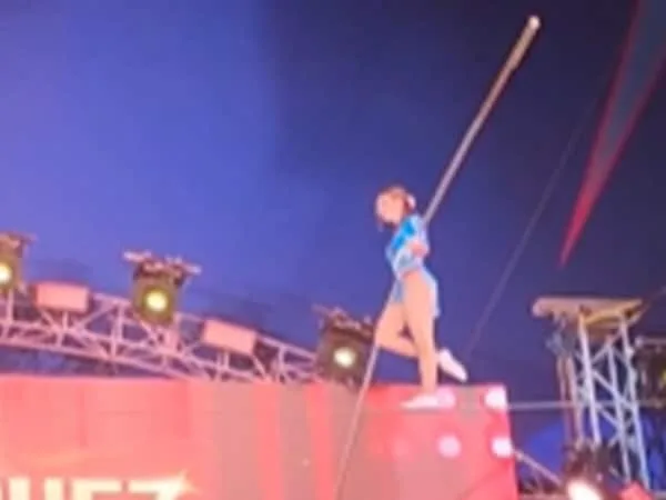 Trapecista del Circo Hermanos Gasca.