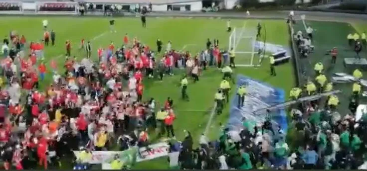 Julian hincha Nacional El Campín