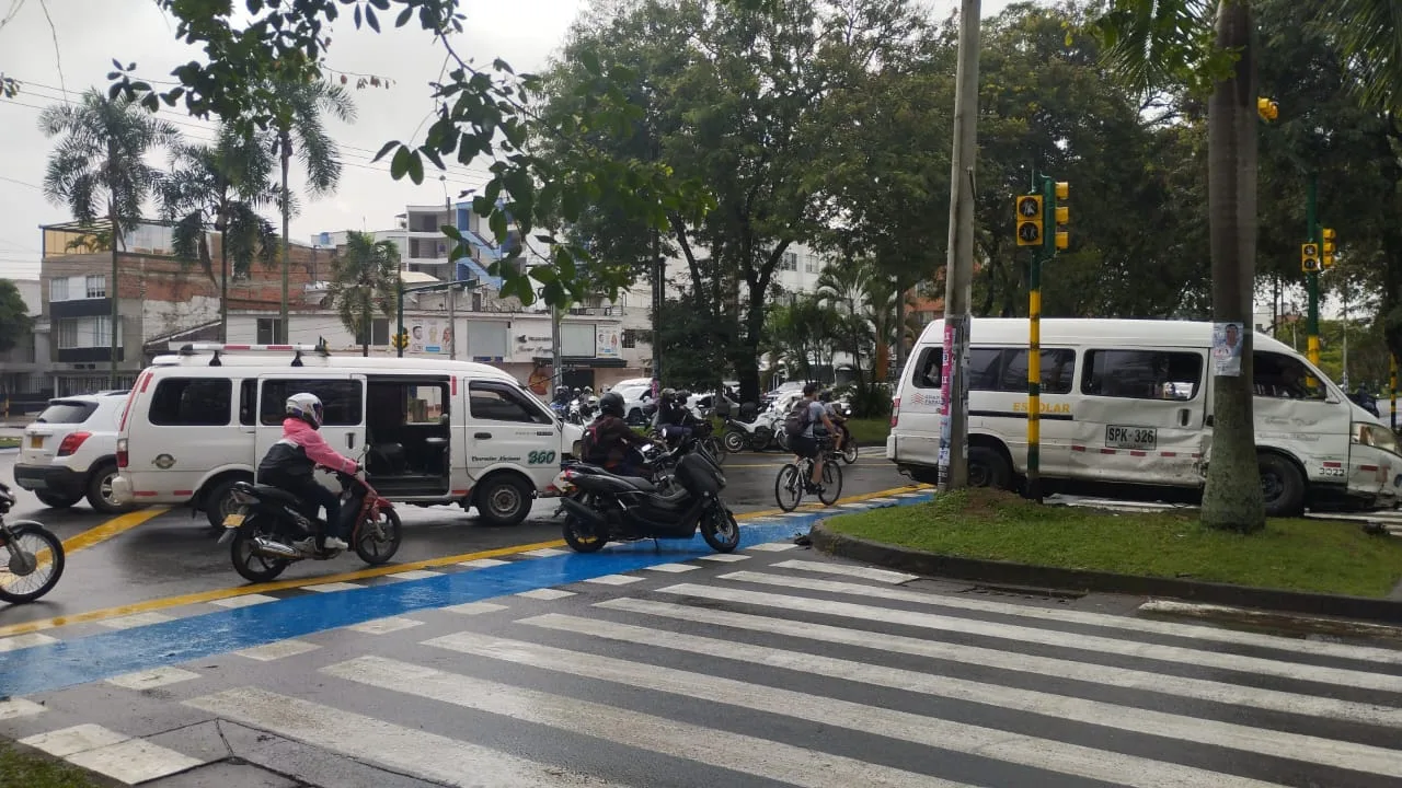 Cinco niños heridos en accidente en Cali, iban en las busetas para sus colegios