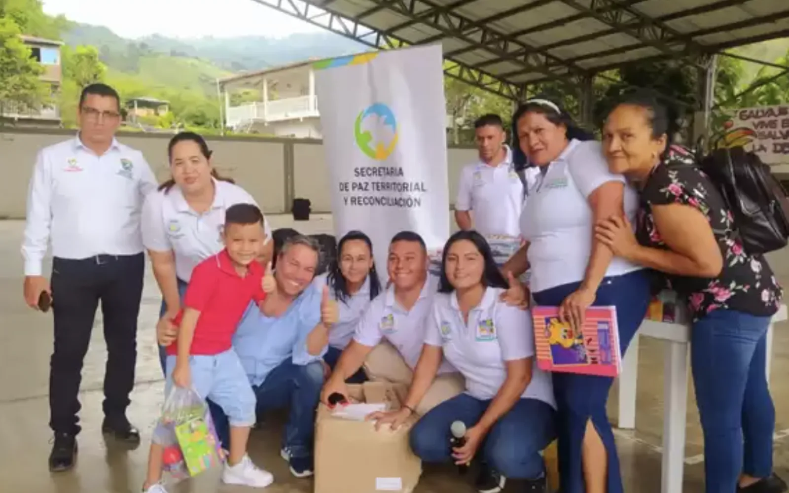 Con el ‘Carnaval por la Paz’, Gobernación ya entregó 600 regalos a los niños y niñas más vulnerables del Valle