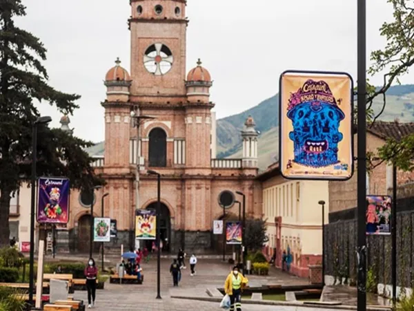 ¡Derroche de talento¡ afiches del Carnaval ya fueron exhibidos y están en el parque de Rumipamba