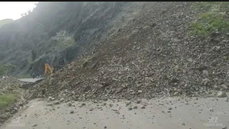 derrumbes lluvias en Colombia vía al mar Valle