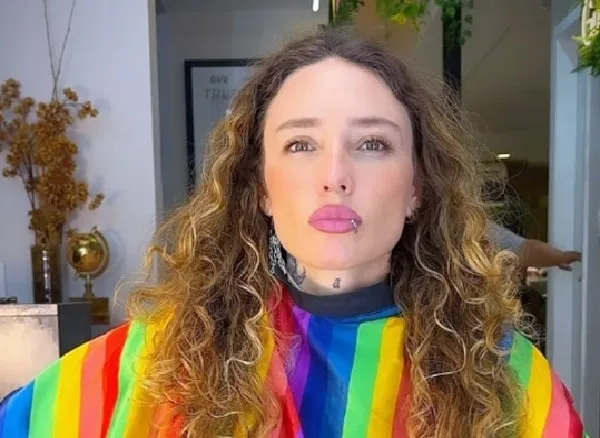 Gue Oliveira, peluquera brasileña.