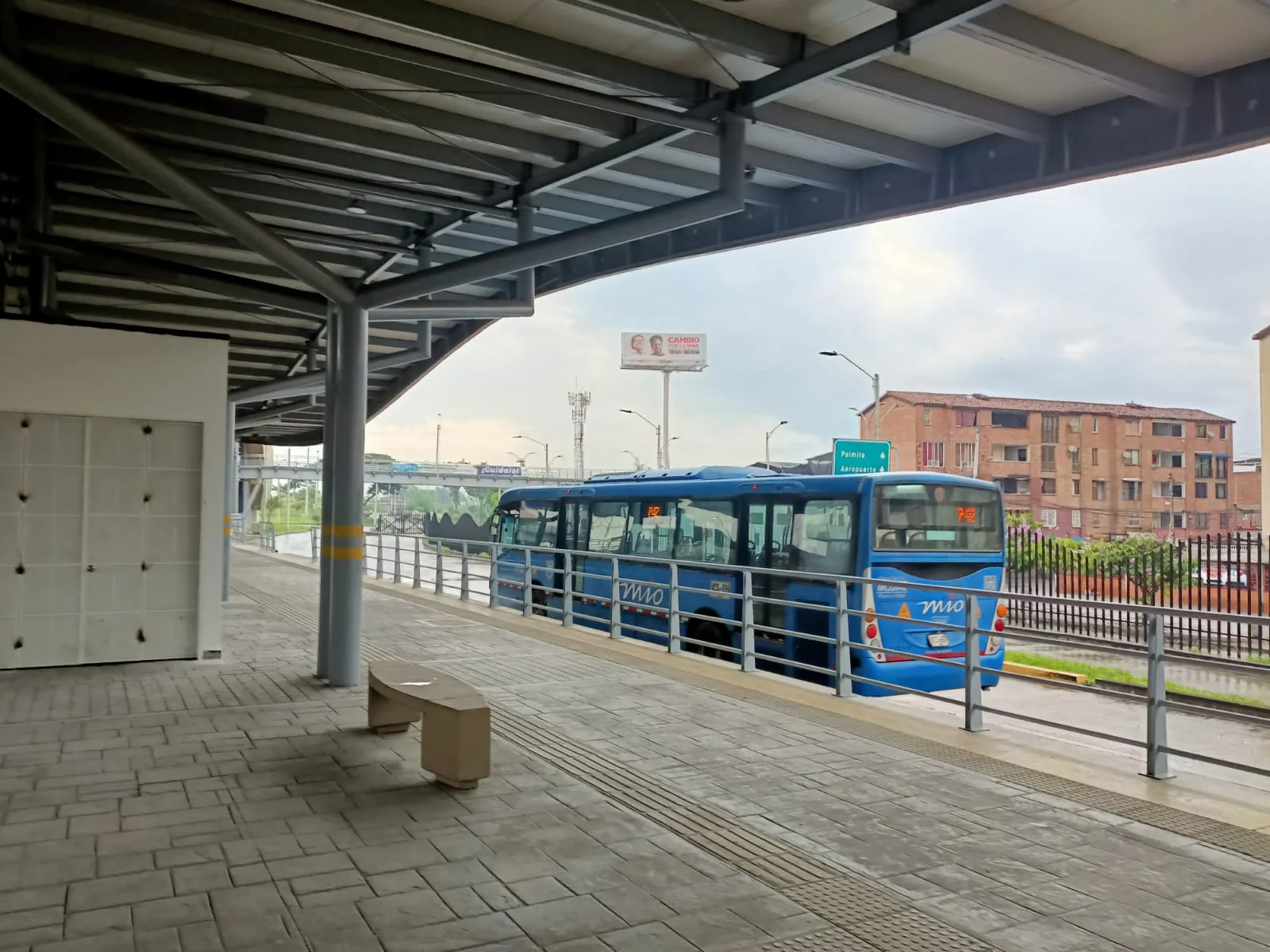 Son al menos 30 los buses de Unimetro que no operarán "por vencimiento de pólizas": Usuarios los más perjudicados
