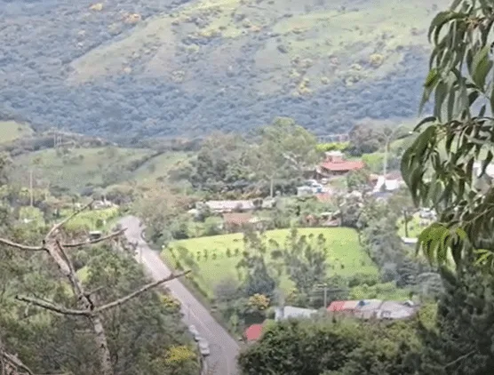 Ecoturismo saludable en la Chorrera de la Cueva, Lenguas del Galeras, en Genoy, Nariño