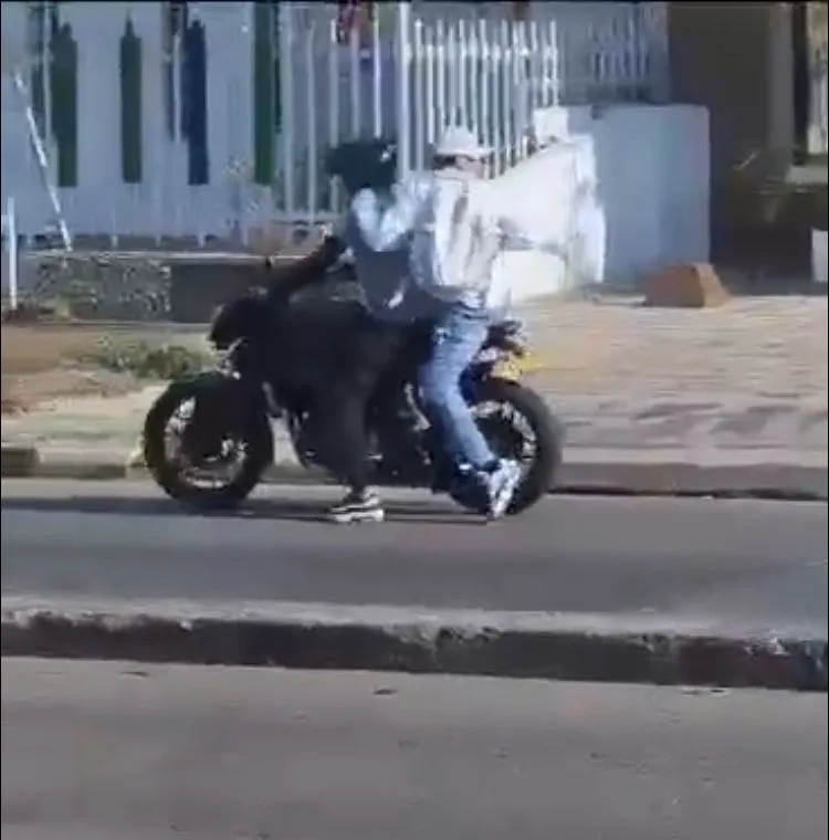 ¿Por robarlo?, terrible homicidio en plena calle de Los Cambulos en Cali