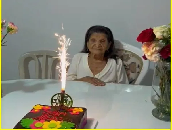 Alicia Reina se sintió muy emocionada de poder celebrar sus 105 años. Dice que el secreto es “comer plátano y yuca”. Tuvo 11 hijos.