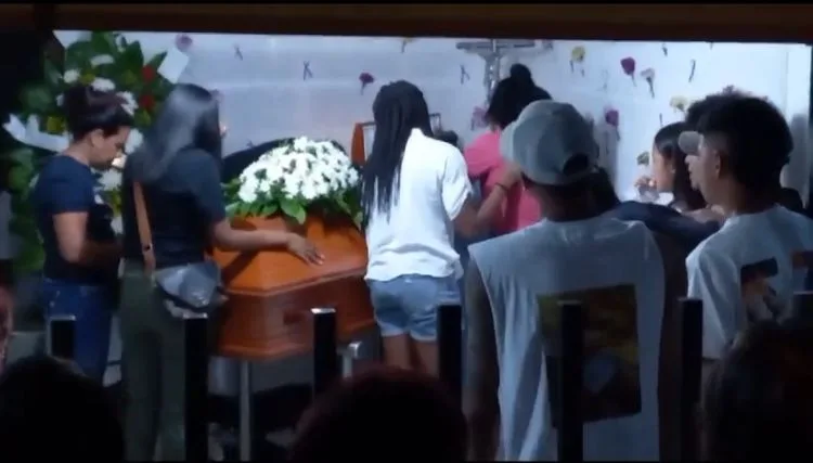 a futbolista Jorelyn despidió a su hermano Andrés Carabalí, ha enfrentado tres funerales seguidos