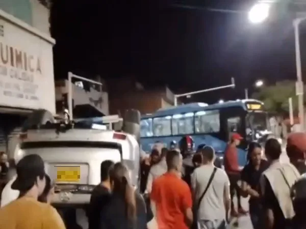 Pruebas de alcoholemia a conductores de bus del MIO y camioneta negativas, investigan quién fue imprudente