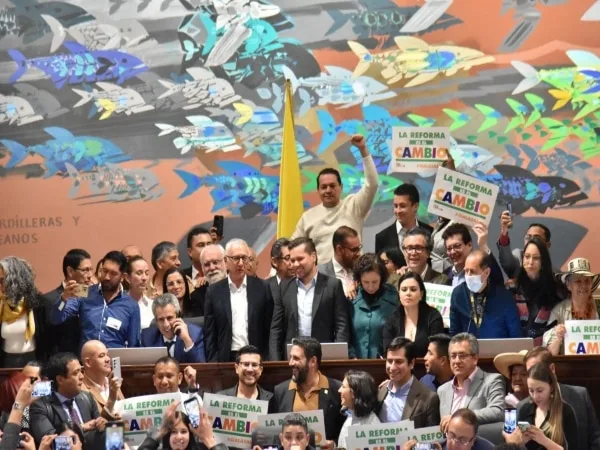 Reforma a la Salud avanza hacia el Senado: ¿Qué artículos eliminaron en último debate?