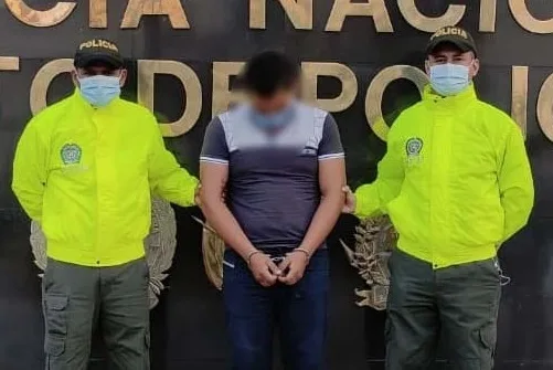 Padrastro que habría abusado de adolescente cuando celebraba sus 15 años