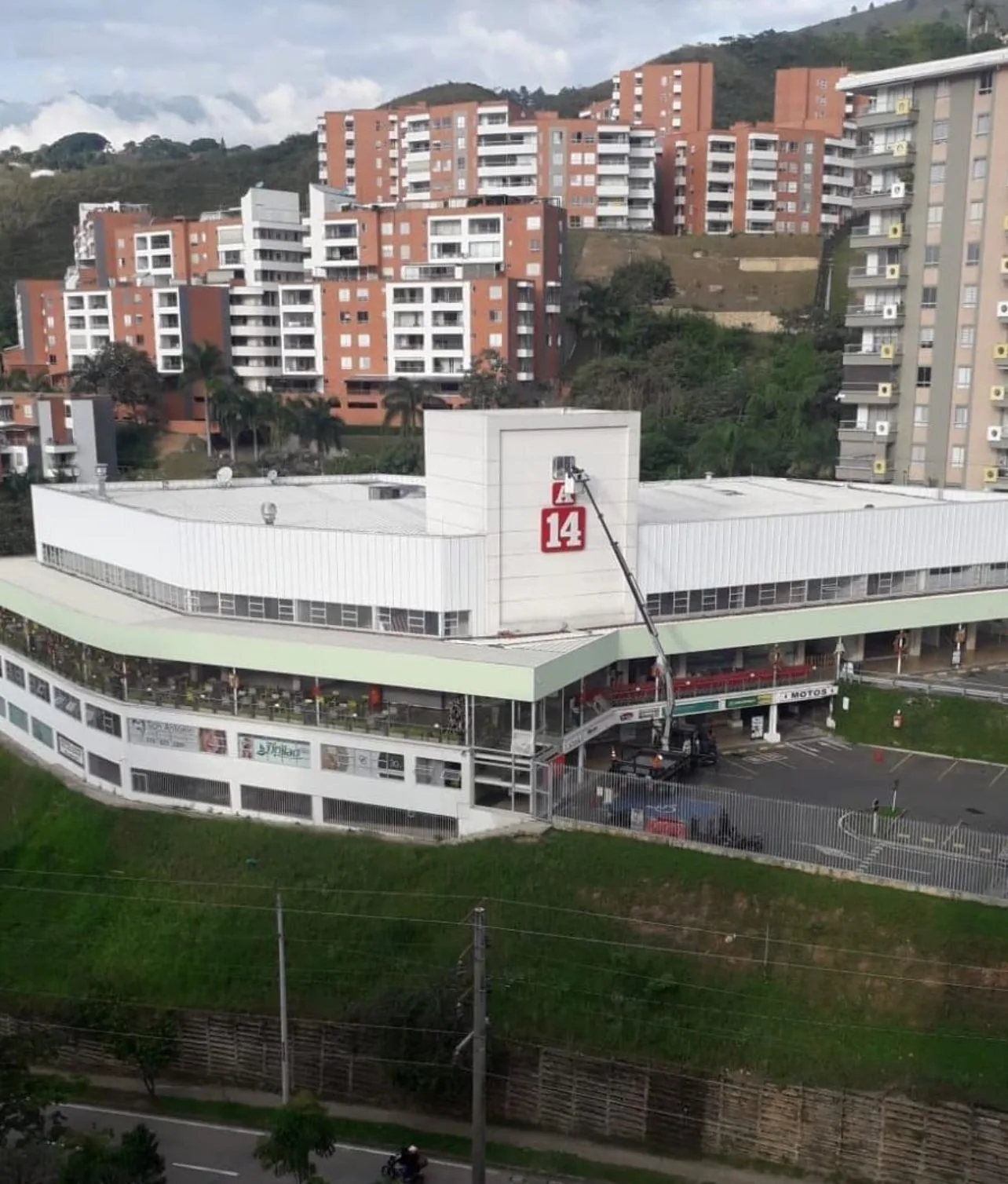 marca empresarial La 14