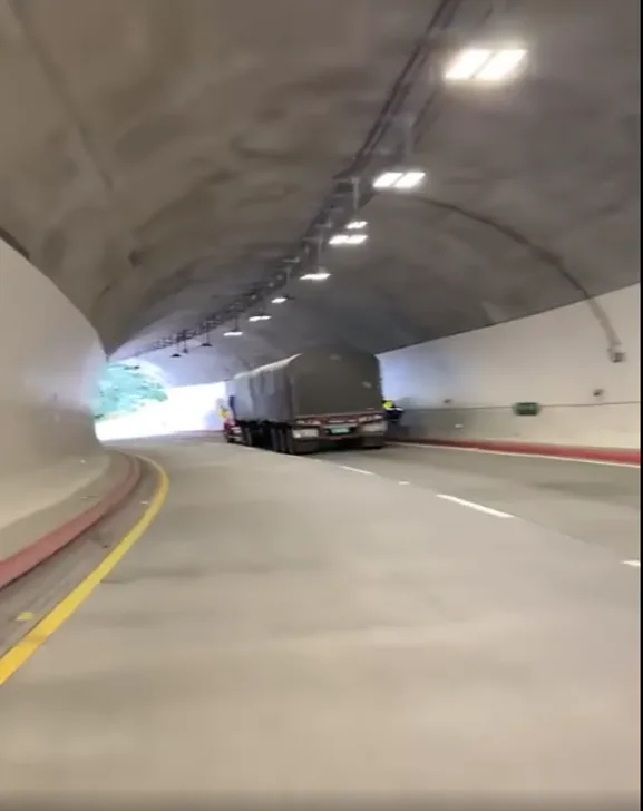 un ciclista en