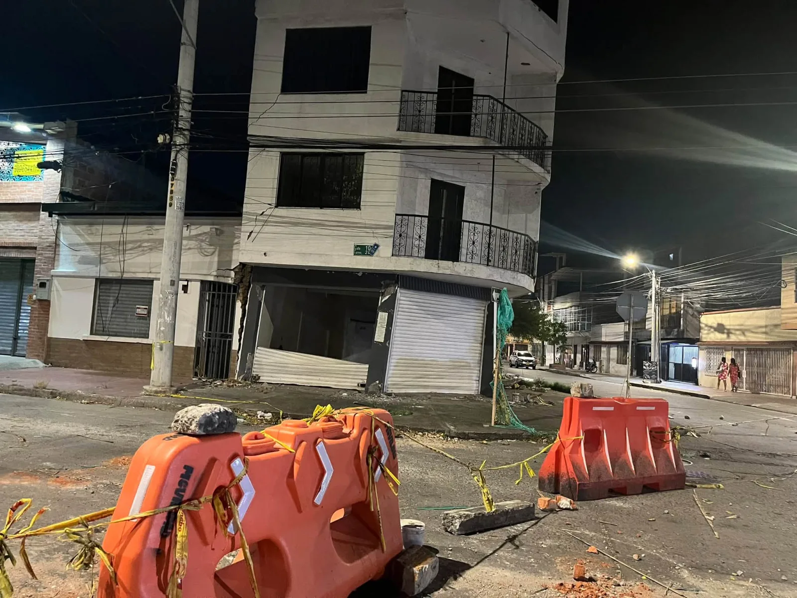 La edificación está ubicada en la calle 10 con carrera 23C, en el barrio Bretaña.