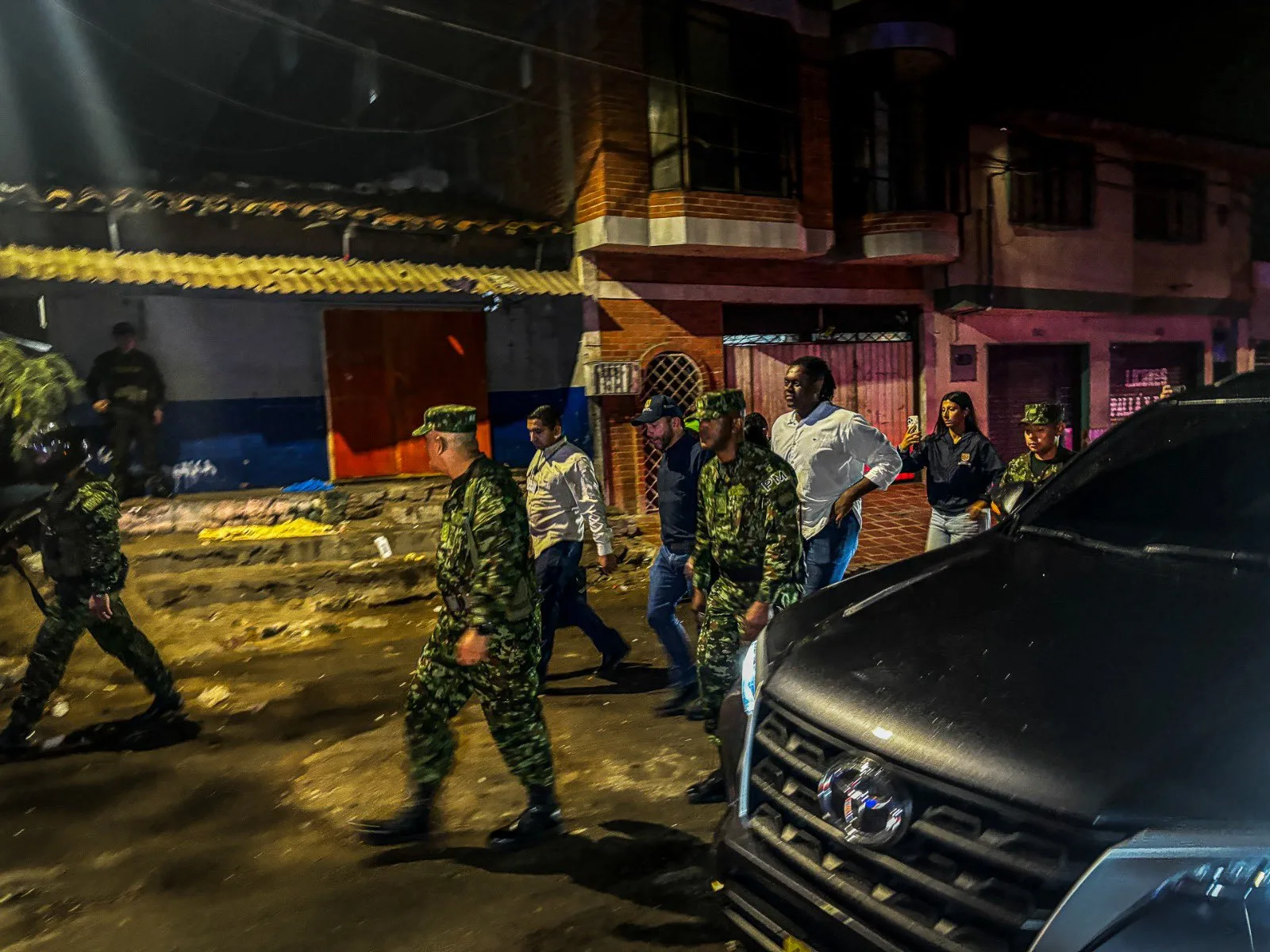 Operación Iron: despliegue de la fuerza pública en diferentes sectores de Cali contra estructuras delincuenciales.
