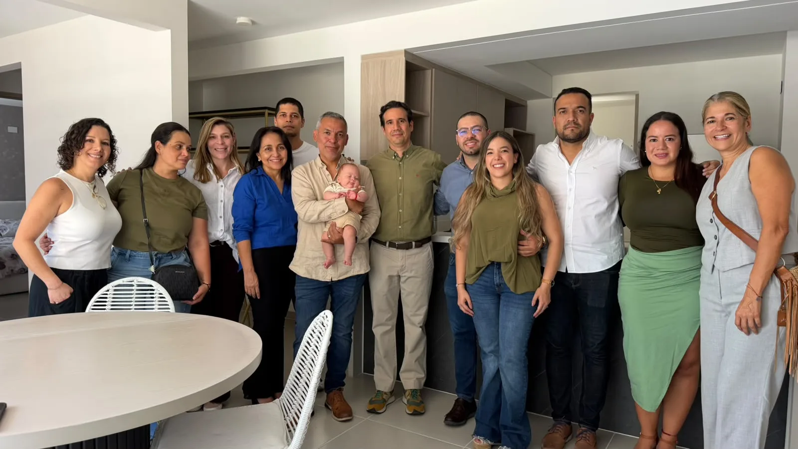 Ciudadanos, aportantes privados y Constructora Bolívar se unieron para hacer realidad el nuevo hogar de Salomón.