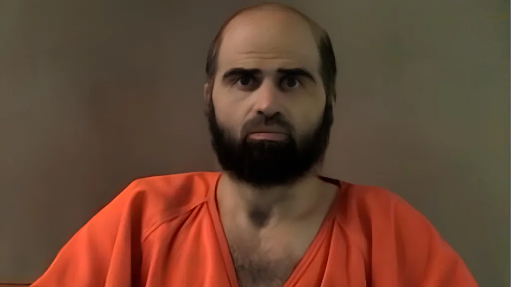 Nidal Malik Hasan durante el juicio por la masacre de Fort Hood