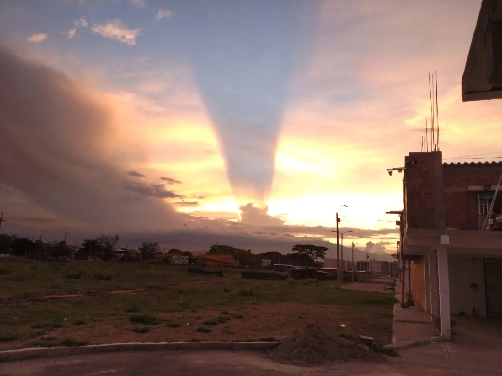 Atardecer en Cali.